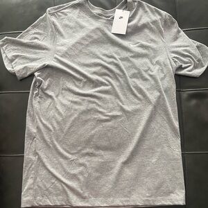 Nike Premium Essentials Gray T-Shirt Men’s Size Large
